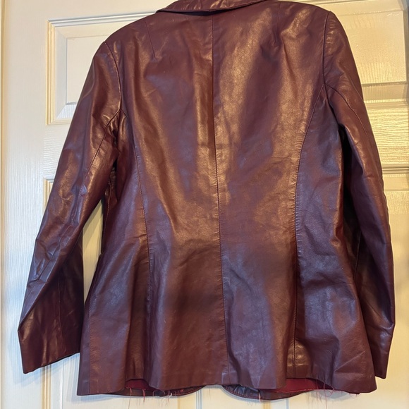 Vintage Women's Burgendy Leather Jacket - Picture 3 of 7